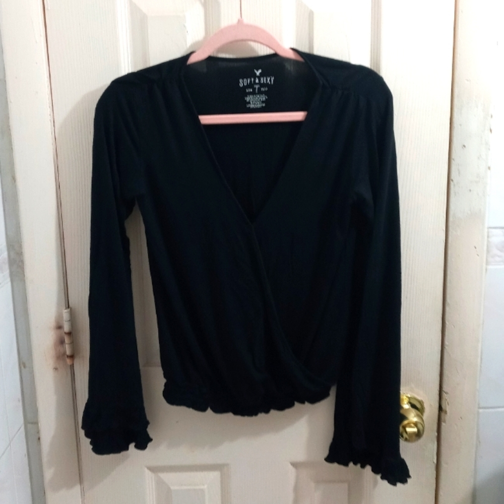 AEO Soft & Sexy Black Long Sleeve Faux Wrap Top Size Small